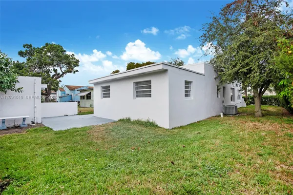 522 NW 47TH TER