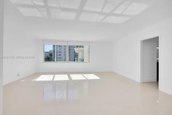1000 W AVE 301
