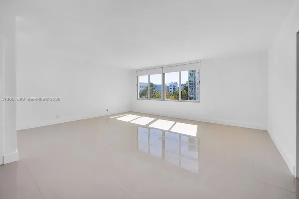 1000 W AVE 301