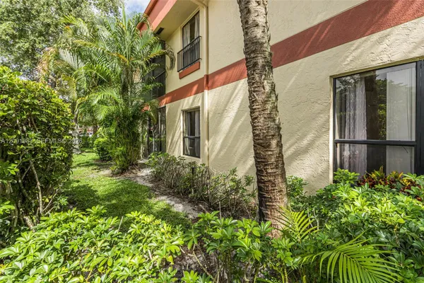 4161 CARAMBOLA CIR 2158