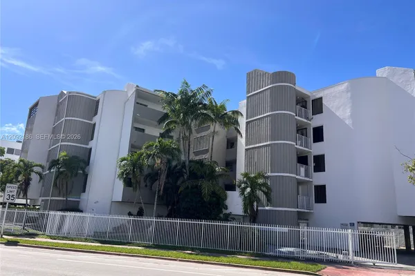 2000 BIARRITZ DR 407