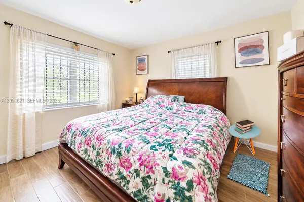 420 NW 42ND ST