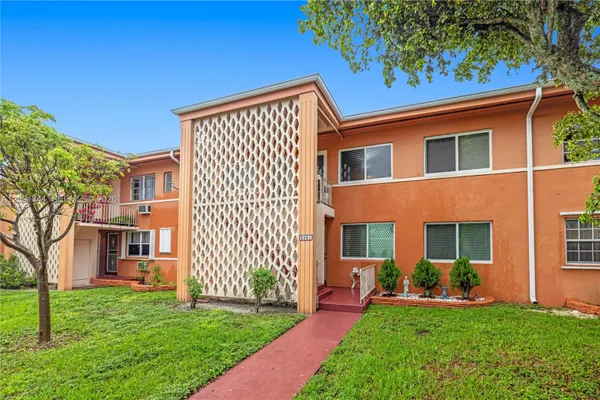 3451 SW 9TH TER 3 AKA  7B