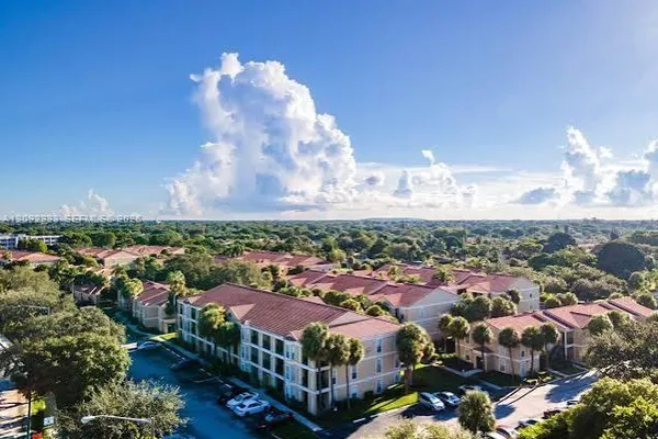 733 RIVERSIDE DR 1210