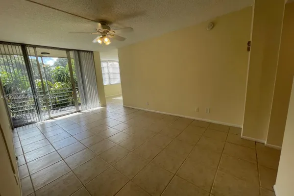 9431 LIVE OAK PL 203
