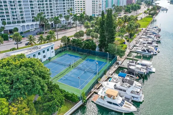 5401 COLLINS AVE 601