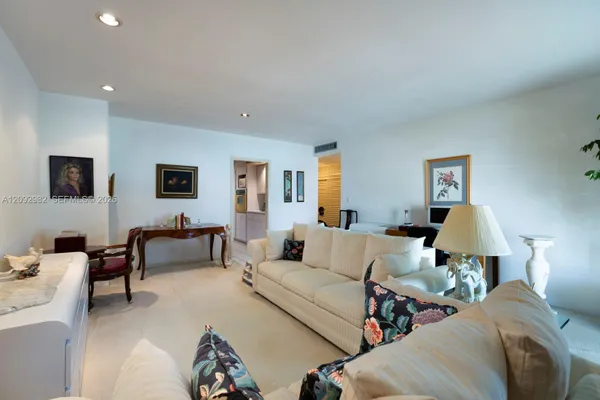 1408 BRICKELL BAY DR 414