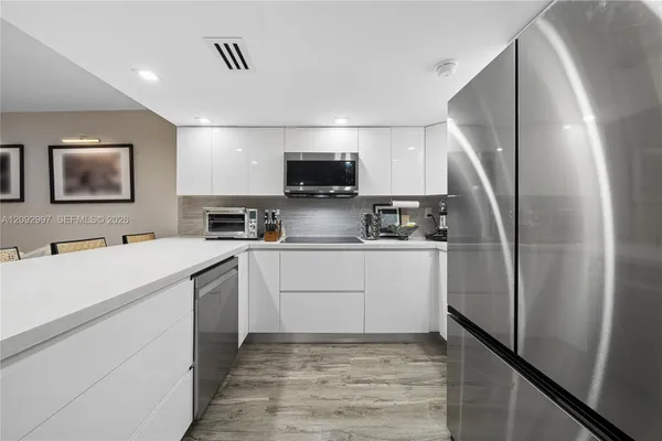 14601 N KENDALL DR 206K