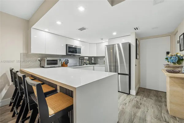 14601 N KENDALL DR 206K