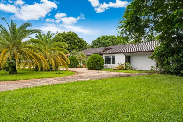 8700 SW 97TH TER