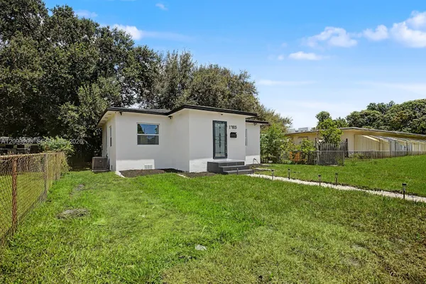 1785 NW 52ND ST