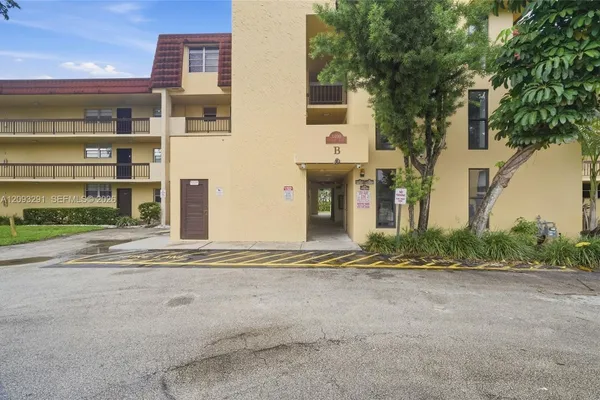 3490 FOXCROFT RD B303
