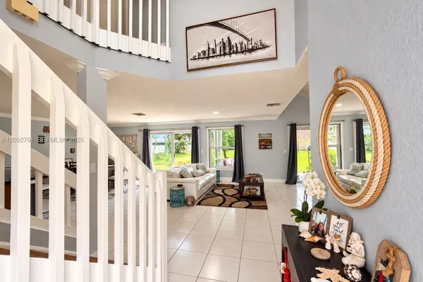4244 PINE HOLLOW CIR