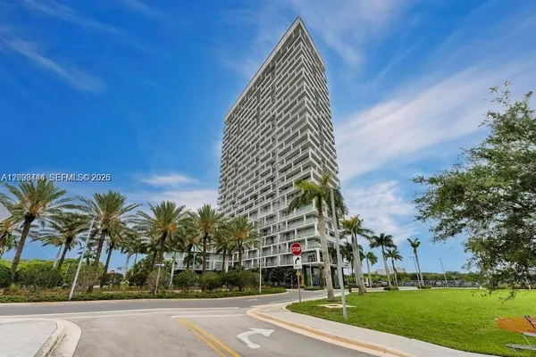 2000 NE METROPICA WAY 507