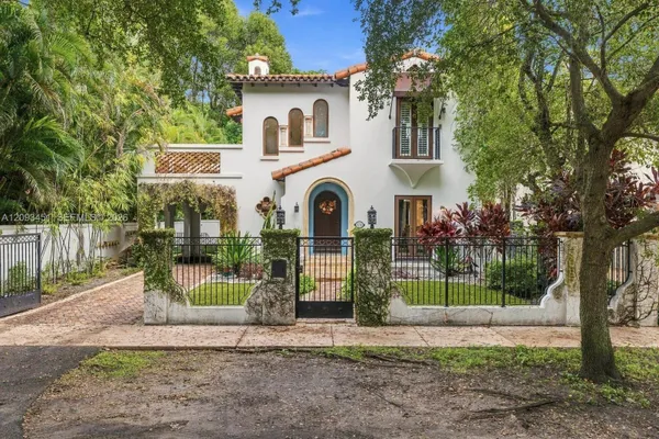 421 SARTO AVE