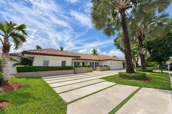 5134 NW 94TH DORAL PL