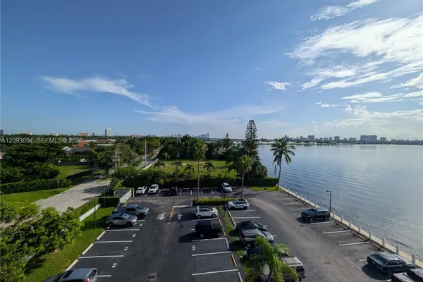 11930 N BAYSHORE DR 502