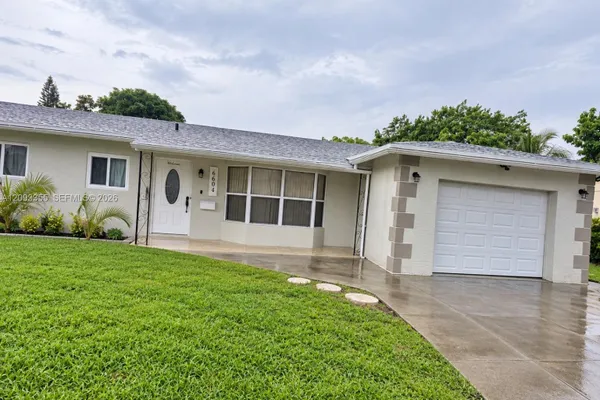 6604 BOULEVARD OF CHAMPIONS
