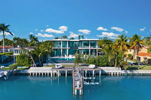 217 E RIVO ALTO DR