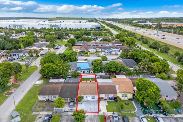 21466 NW 40TH CIR CT