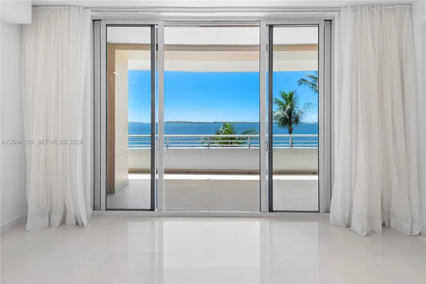 808 BRICKELL KEY DR 304