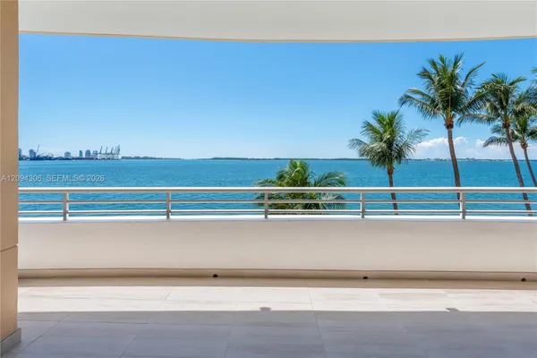 808 BRICKELL KEY DR 304