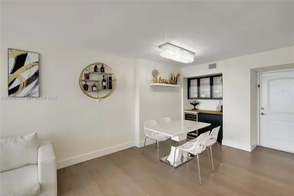 100 BAYVIEW DR 1008