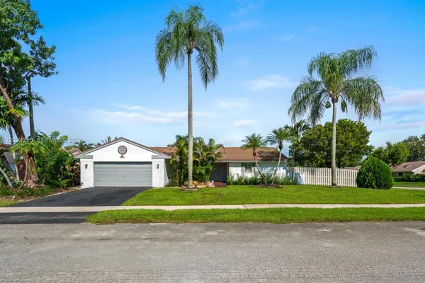 1061 CEDAR CREEK WAY
