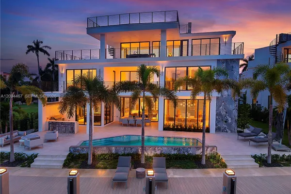 350 CIRCLE DR