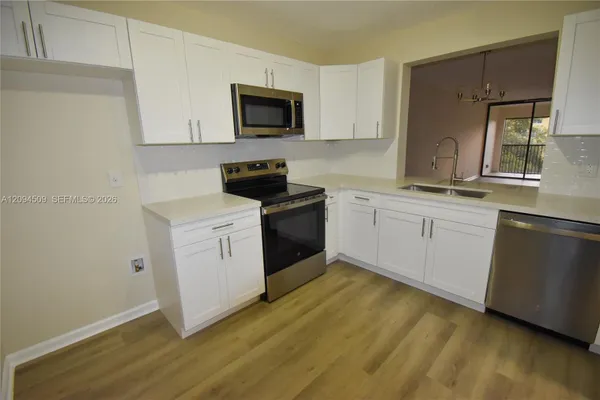 8592 W SUNRISE BLVD 303