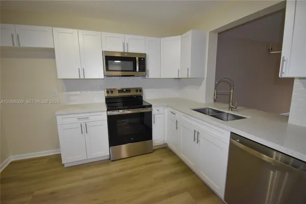 8592 W SUNRISE BLVD 303