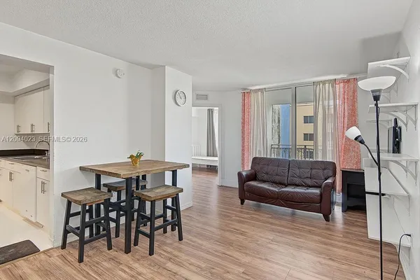 219 NW 12TH AVE 807