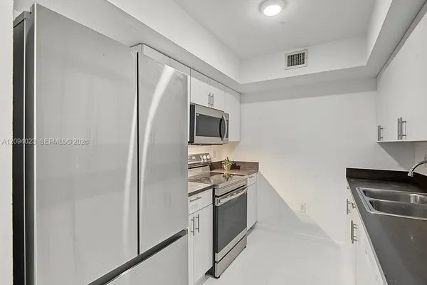 219 NW 12TH AVE 807
