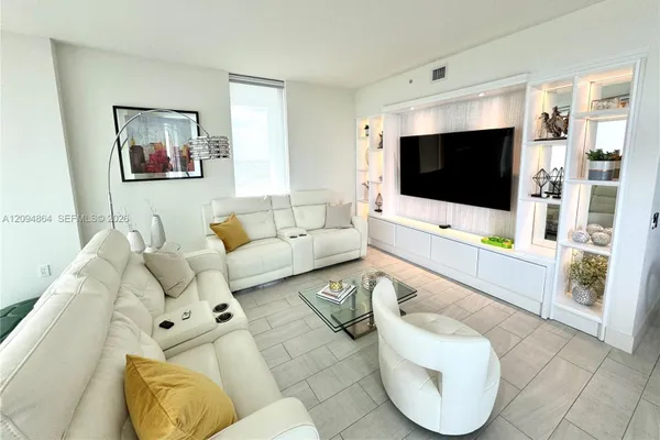 2000 METROPICA WAY 2109