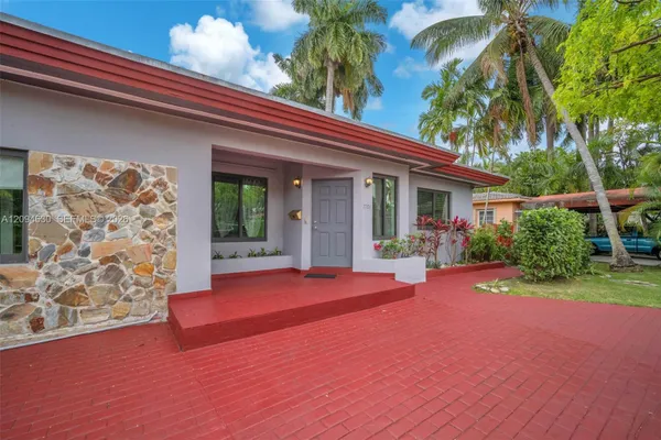 7701 CENTER BAY DR