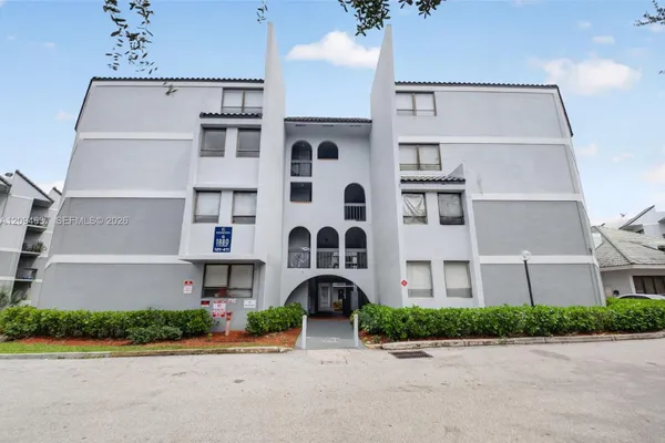 1880 N CONGRESS AVE 301
