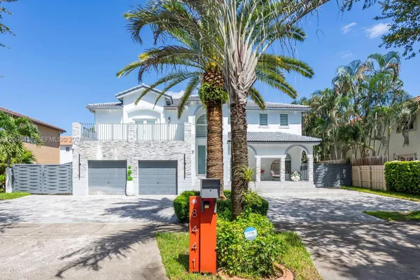 8441 NW 163RD TER