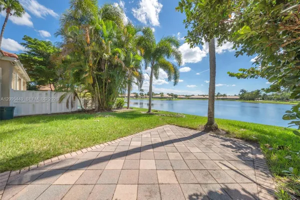 2418 SANDY CAY