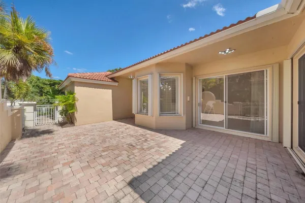 2418 SANDY CAY