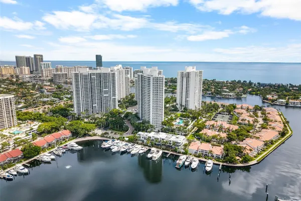 21055 YACHT CLUB DR 1703