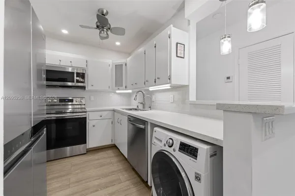 2210 NE 56TH PL 123