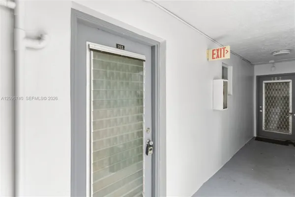 9400 LIVE OAK PL 103