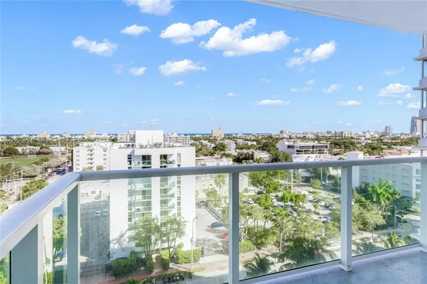 1000 W AVE 1008