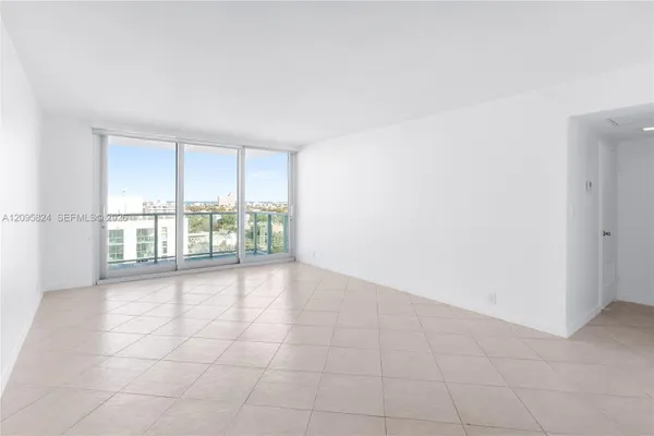 1000 W AVE 1008