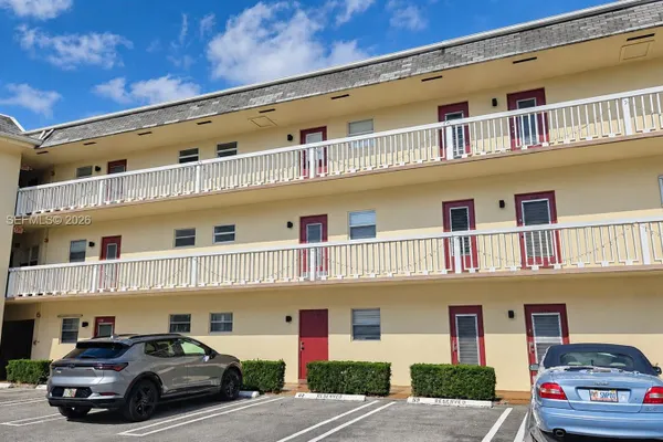4441 NW 16TH ST J108