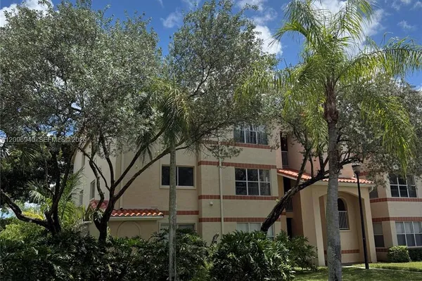 3450 PINEWALK DR 421