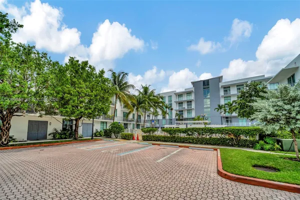 2100 VAN BUREN ST 508