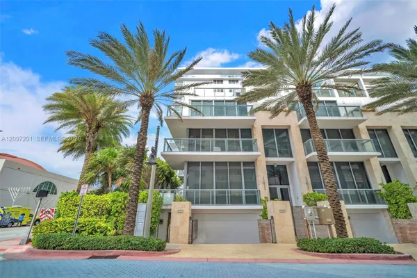 9501 COLLINS AVE 1