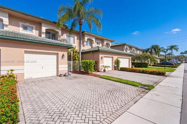 7932 EXETER BLVD 202