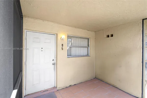 15609 SW 73RD CIR TER 8-5